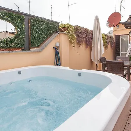 Trevi Penthouse With Jacuzzi Daire