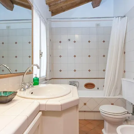 Trevi Penthouse With Jacuzzi Daire
