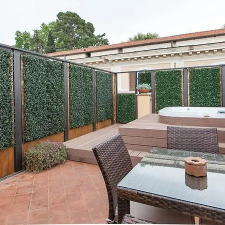 Trevi Penthouse With Jacuzzi Daire