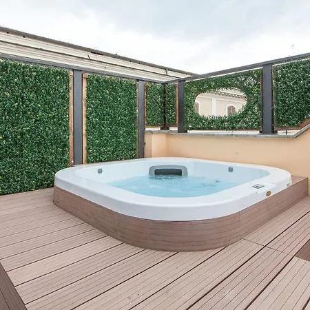 Trevi Penthouse With Jacuzzi Daire *